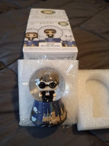 Funko Mystery Minis Harry Potter Snow Globes  - Harry With Wand (1/72)