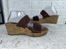 VIONIC Pepper Merlot Embossed Leather Wedge Sandals Size 8