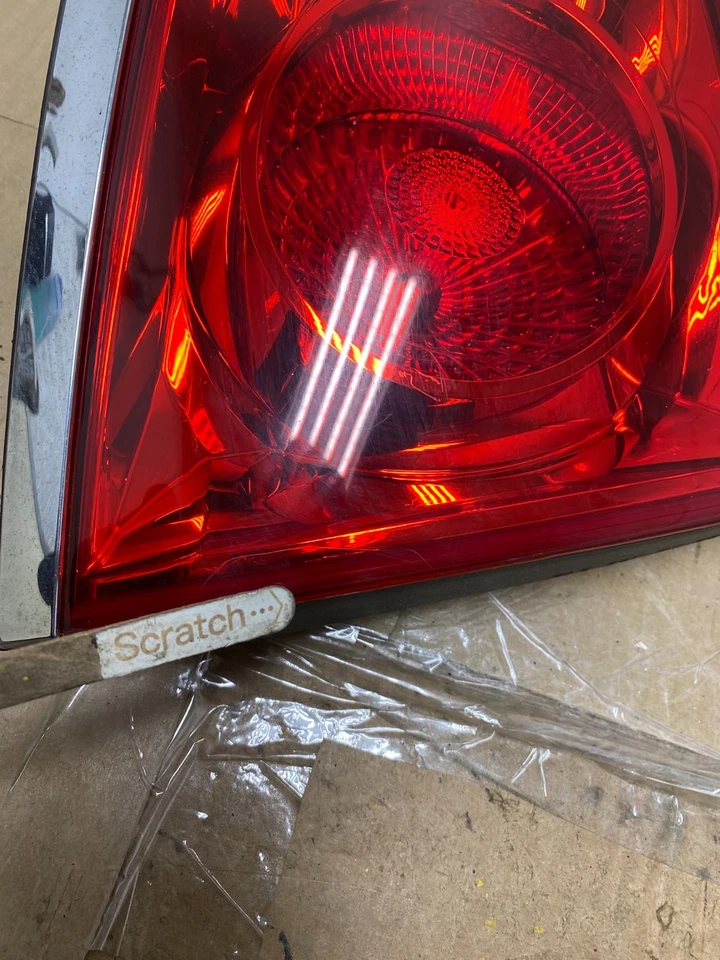 2008 - 2012 Buick Enclave Left Driver Lh Inner Tail Light Oem U2807 DW - Image 4 of 4