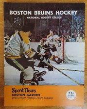 BOSTON BRUINS vs VANCOUVER CANUCKS October 22, 1972 Program BOBBY ORR KEN HODGE