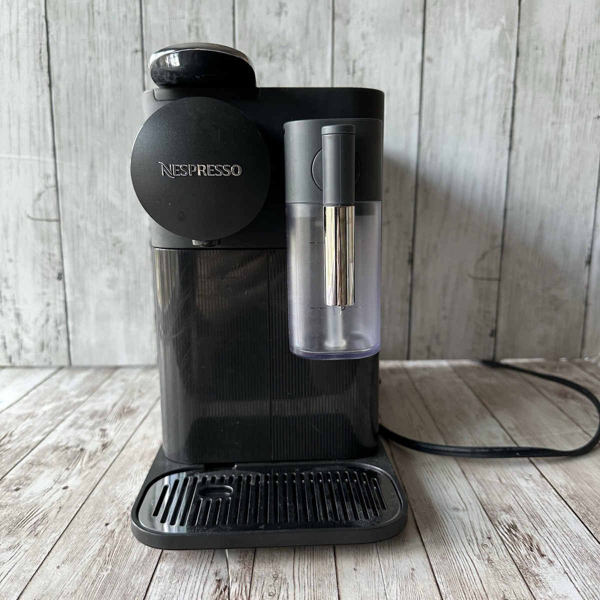 【中古】LATTISSIMA ONE Nespresso エスプレッソマシン PREOWNED NESPRESSO LATTISSIMA ONE COFFEE MAKER ESPRESSO MACHINE DE