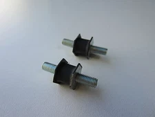 NORTON COMMANDO OIL TANK RUBBER 06-0636 STUD MOUNTING 750cc 850cc 1968-75