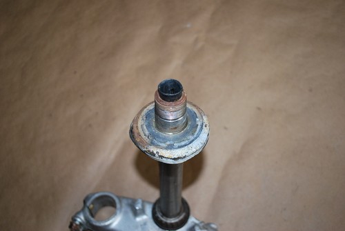 1986 Honda XL250R TRIPLE TREE LOWER PART - Picture 3 of 3