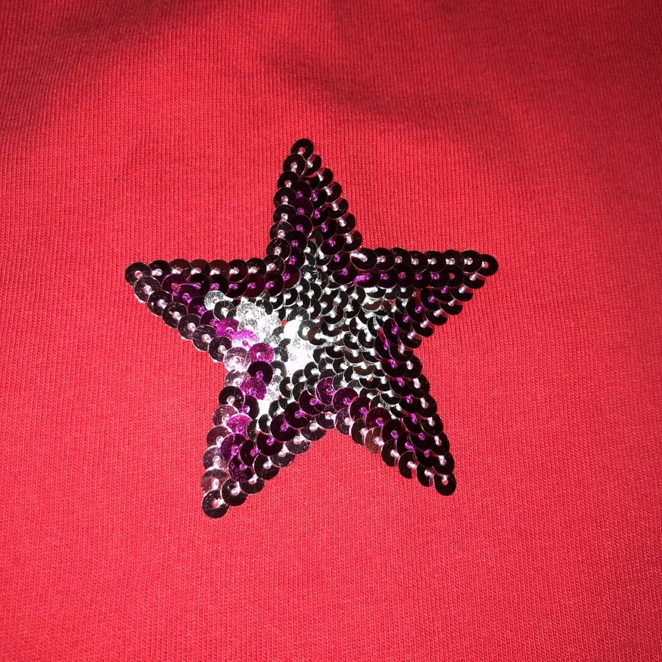 Camisa Target Circo Roja XL Estrella Lentejuelas Niña-usada solo unas pocas veces. Foto 3 de 4