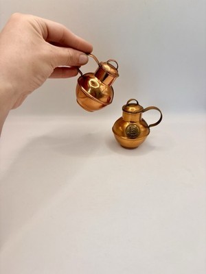 Vintage Guernsey Kupfer Milchkännchen Paar abnehmbare Deckel Miniatur Set