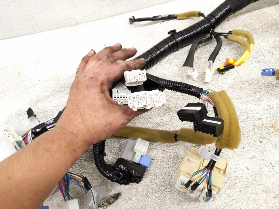 Arnés de cables para instrumentos de tablero de instrumentos Lexus Rx400h 2007-2008 82141-48C81 Foto 3 de 4