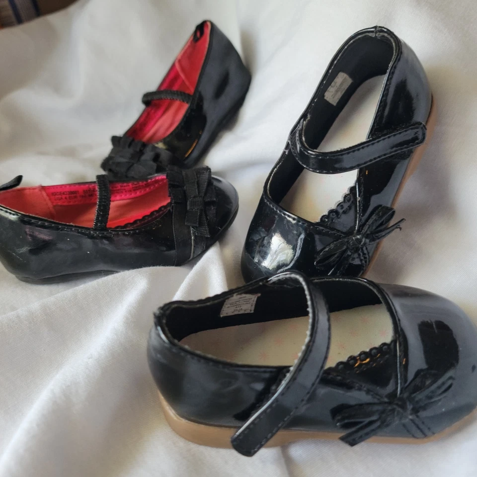 Lote de 2 pares de zapatos Mary Jane negros para niñas talla 4 niño pequeño Foto 3 de 4