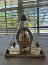 VTG 1986 Seiko Pyramid Mantle Clock QAW109G Gold Skeleton Open Face Lucite Cover