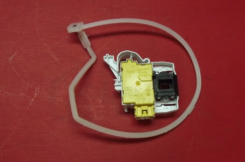 Waschmaschine HOTPOINT BHWD149UK/1 Türschloss