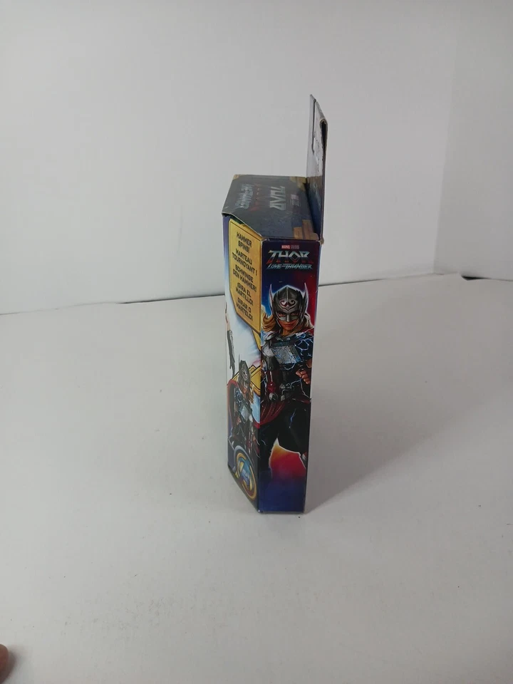 Figura de acción de lujo Marvel Mighty Thor 6" Thor Love and Thunder Hammer Spins Foto 4 de 4