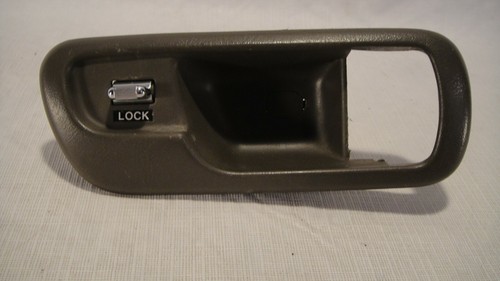 1994-2001 ACURA INTEGRA COUPE RH INTERIOR DOOR HANDLE LOCK SWITCH & BEZEL - Picture 2 of 6
