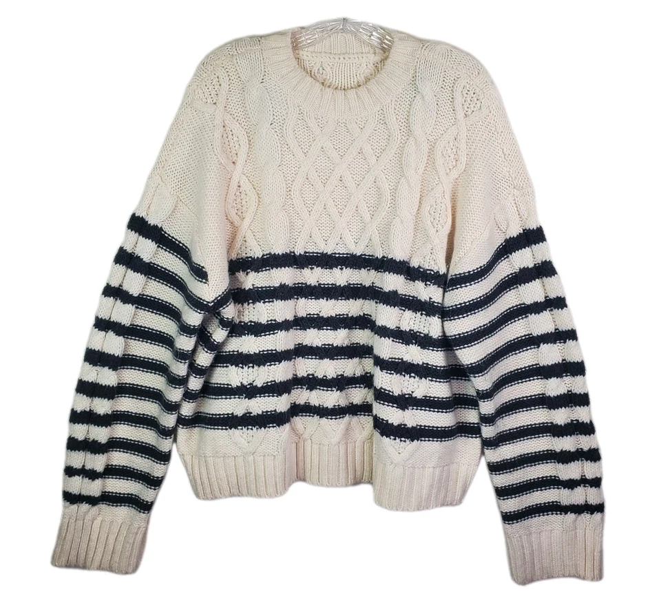 Suéter American Eagle para mujer color crema y negro a rayas cuello redondo tejido con cable grande Foto 3 de 4