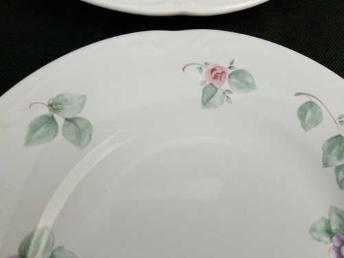 Pfaltzgraff Purple Grapevine Stoneware 8 1/4" Salad Dessert Plates Lot of 4 - Picture 9 of 12