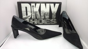 Designer Fancy DKNY Black Suede Kelsey Pump Heels Shoes Women's Size 8 