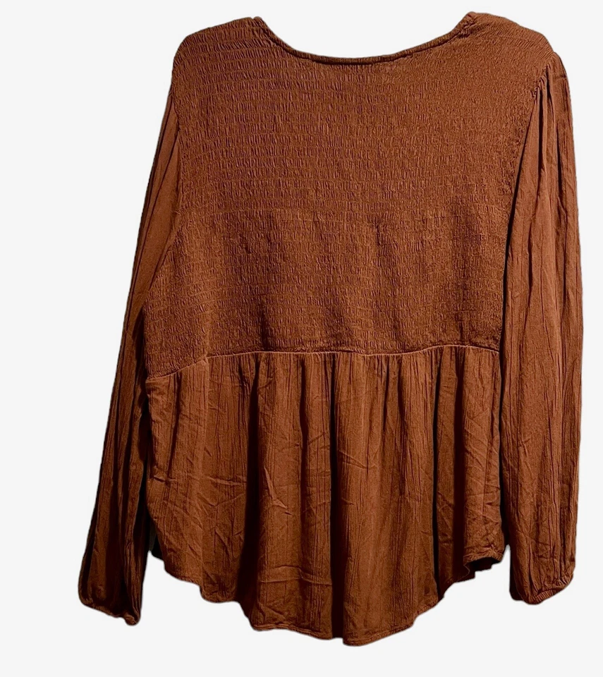 Blusa boho campesina manga larga con cuello en V marrón talla P2XL talla P2XL de SONOMA para mujer Foto 2 de 4