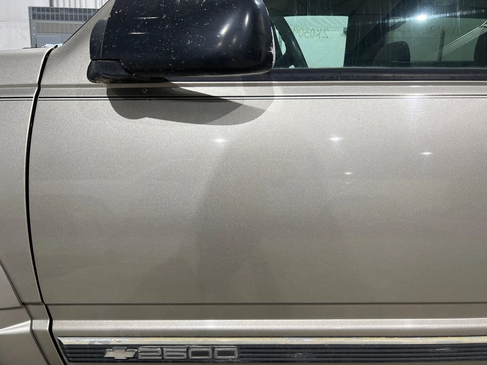 1995 - 1999 Chevy Suburban 2500 Driver LH Left Pewter-11U Power Door Shell Foto 3 de 4