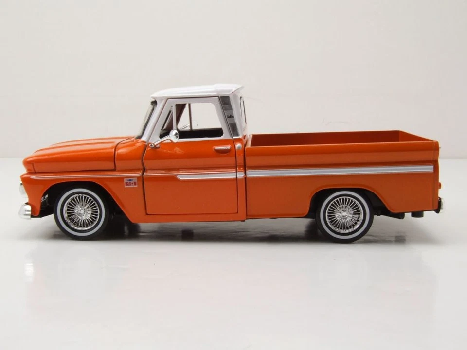 Chevrolet C-10 Fleetside Pick-Up Get Bajo 1966 Naranja Blanco 1:24 MotorMax - Imagen 3 de 4