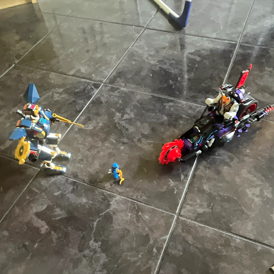 LEGO Ninjago 70642 Killow vs. Samurai X, Foto 1 von 3