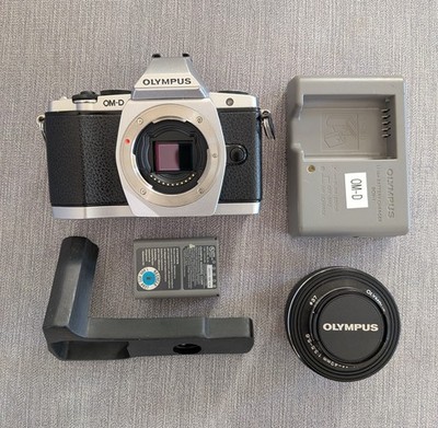 Olympus OM-D E-M5 Mirrorless Camera + M.Zuiko 14-42mm f3.5-5.6 Lens Battery