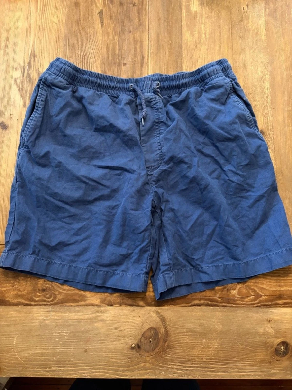 Vineyard Vines Men’s Jetty Shorts – Navy Cotton/Linen – Size L
Opens in a new window or tab