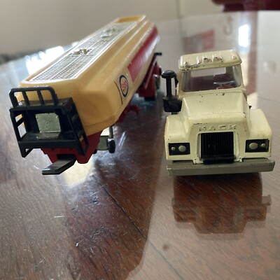 Corgi Major – Camion Citerne Mack Truck Gloster Saro Esso 1:50