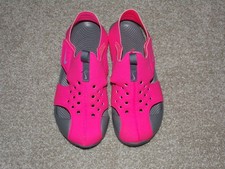 GIRLS NIKE SUNRAY PROTECT 2 HYPER PINK SANDALS SZ 2Y