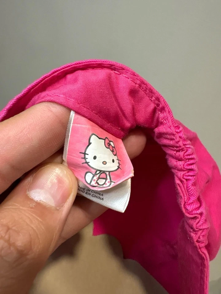 Boné de beisebol feminino Hello Kitty cadete com adesivo de personagem acetinado 100% algodão - Imagem 3 de 4