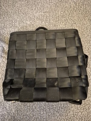HARVEY'S SEATBELT BAG Black Woven Backpack Adjustable Straps Footed Y2K Vintage