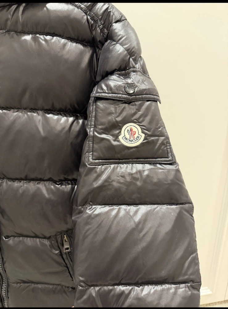 Men’s Moncler Maya Hooded Short Down Puffer Jacket Black Size 4 (runs small) image 7
