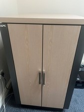 APC Netshelter  Soundproof Acoustic Server Rack Cabinet