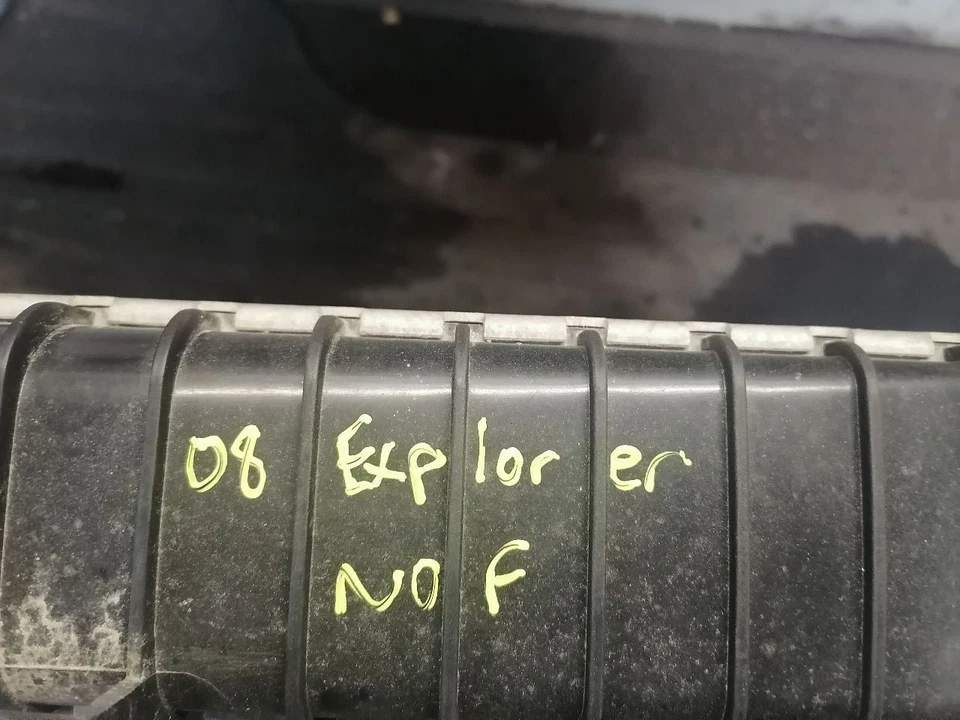 Radiator Fits 06-10 MOUNTAINEER 1582775 - Image 4 of 4