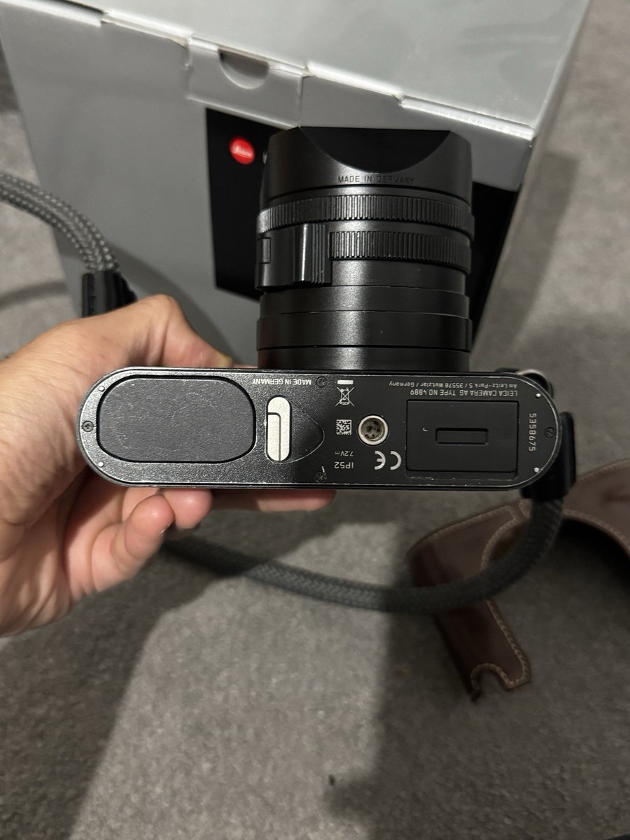 Leica Q2 47.3MP Compact Digital Camera - Summilux 28mm f/1.7 ASPH