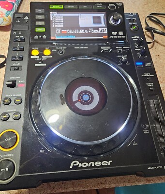 Pioneer CDJ-2000 Professional DJ Multi Player Digital Turntable CDJ2000 USED