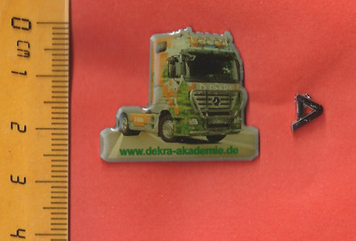 1 x Actros www.dekra-akademie.de IAA 2018 Hannover Pin + 1 x DEKRA Pin  Nr. 417