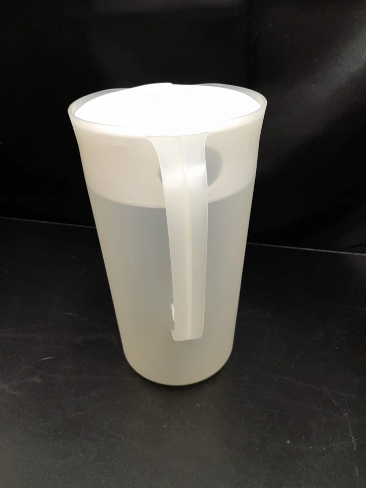 Protector de hielo Rubbermaid Simply Pour jarra esmerilado transparente 2,25 cuartos 1A18 Foto 3 de 4