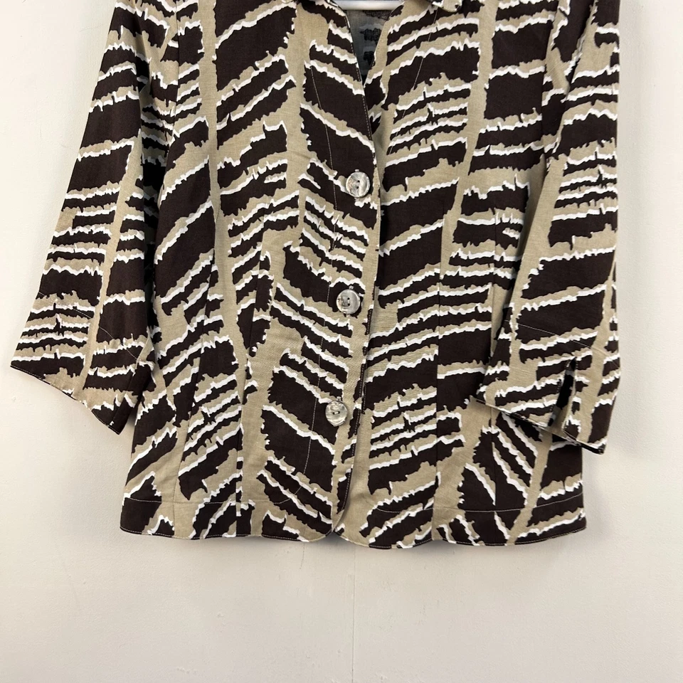 Blusa pequeña East 5th Avenue para mujer marrón cuello con botones geométricos 19408 Foto 2 de 4