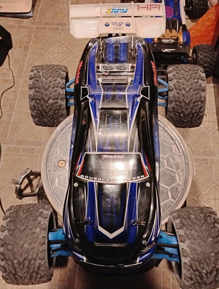Traxxas E Revo 1.0 Brushless "6s Mamba Monster, Castle L👀K! - Image 3 of 4