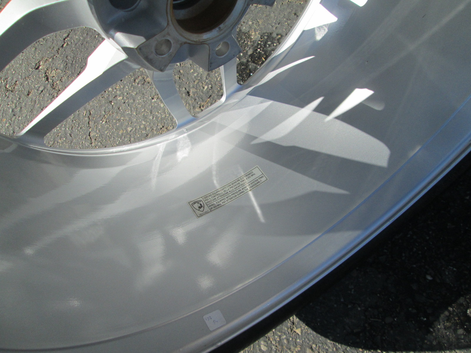 Lamborghini Huacan - Rear Wheel / Rim  # 4T0601017C( DOES NOT HAVE CAP)