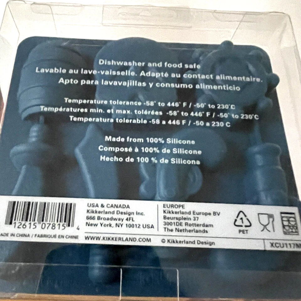 Lote de 3 cubitos de hielo y moldes de caramelo Kikkerland: silicona pirata, galáctica, bosque Foto 3 de 4