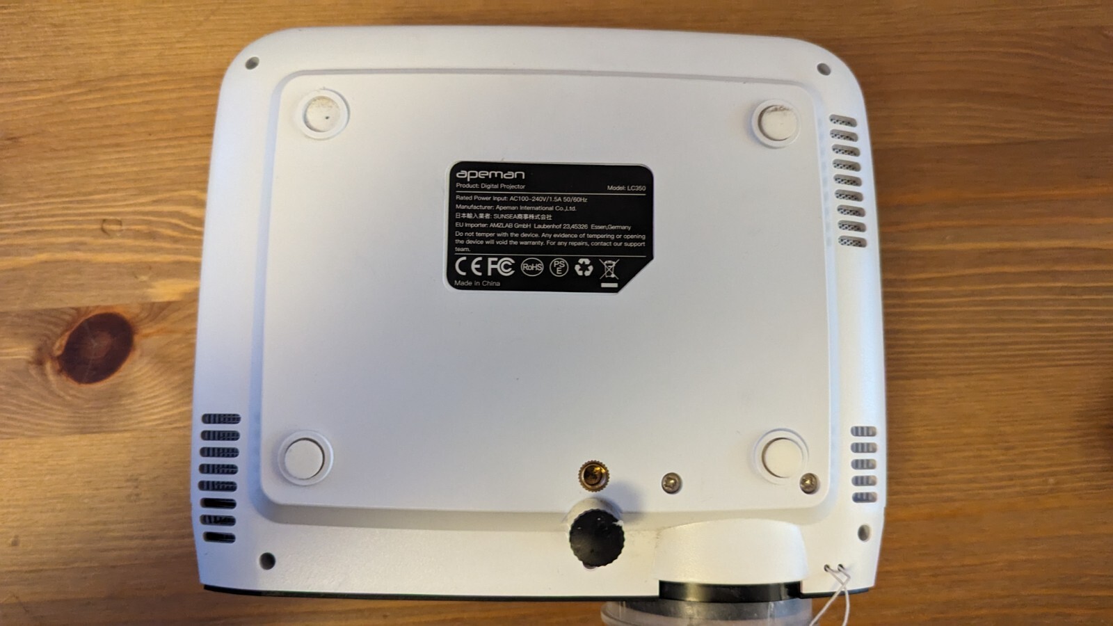 APEMAN LC350 3500 Lumens Mini Portable LCD Projector White. Used, see