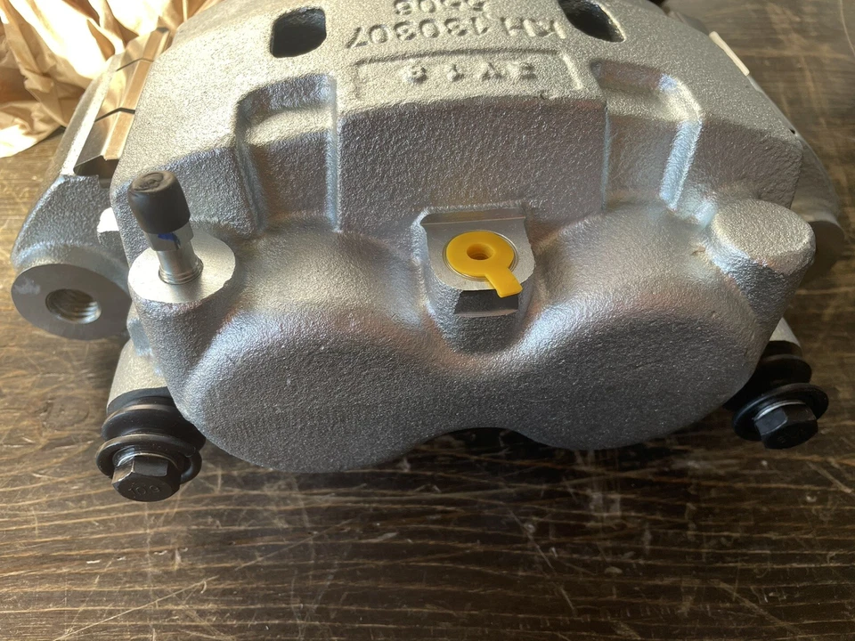 Silver Front/Rear Hydraulic Brake Caliper KH130307 5506 for Ford Open Box Metal - Imagem 4 de 4