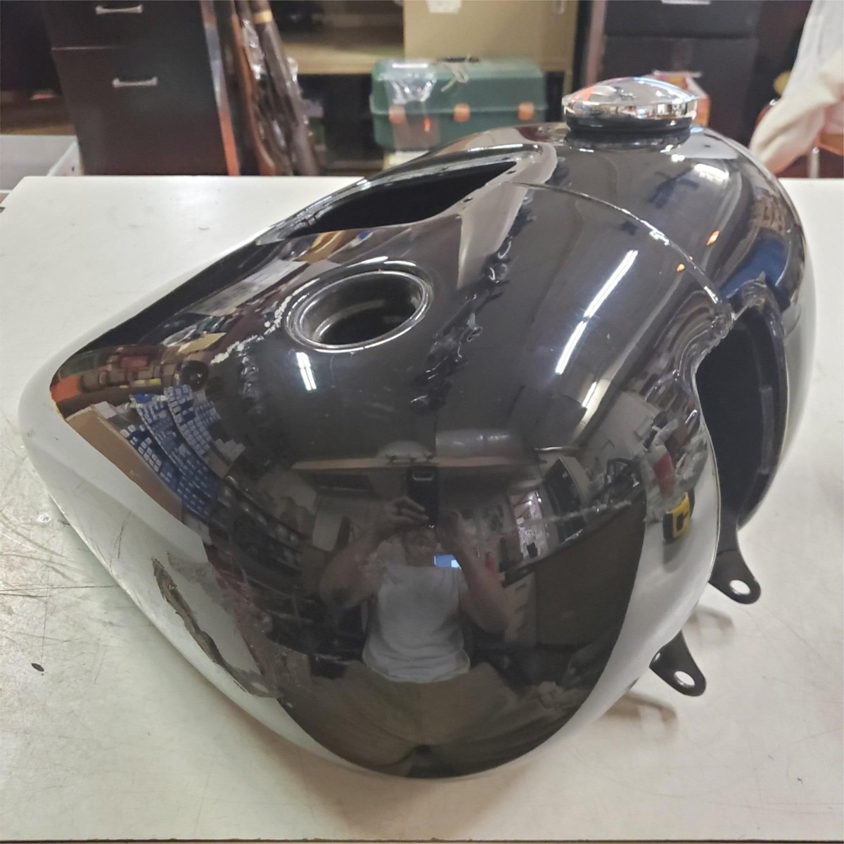 Harley Vivid Black 5 GALLON FLSTC HERITAGE SOFTAIL FATBOY Fuel Gas