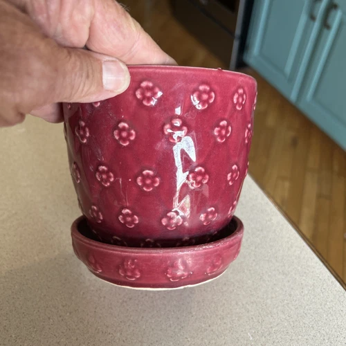 Vintage Shawnee Art Pottery Burgundy Quilted Daisy Flowerpot Planter USA 455