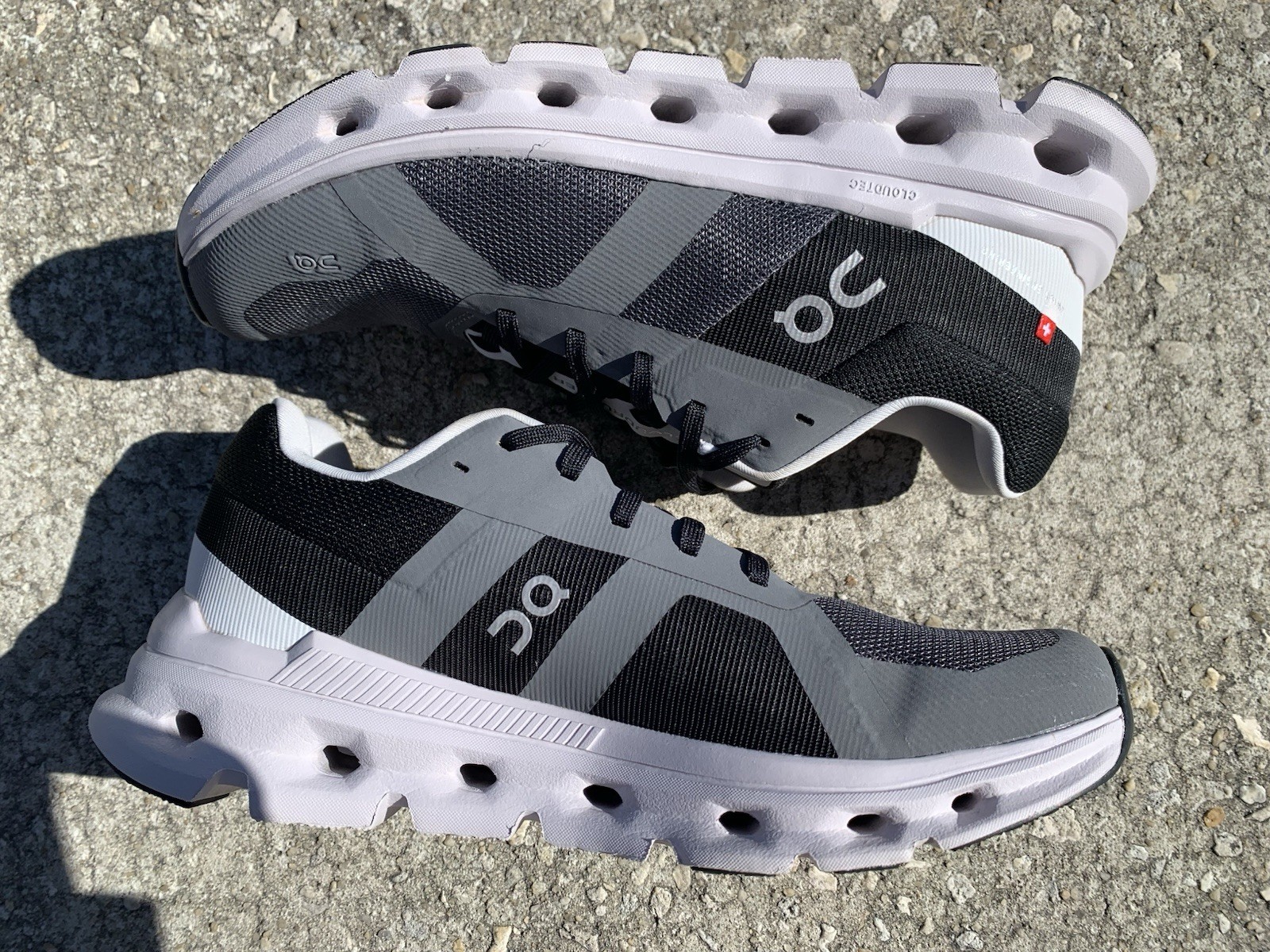 Size 7.5 - On Cloud Cloudrunner Eclipse Black Run… - image 12