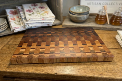 End Grain Cutting Board, ombré pattern , Walnut, Cherry, Maple, 16 x 12.5 x 1