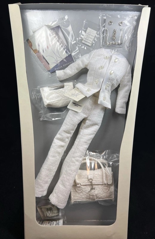 2003 INTEGRITY TOYS~JASON WU~FASHION ROYALTY~FASHION CURRENCY LUXURY WEAR~NRFB