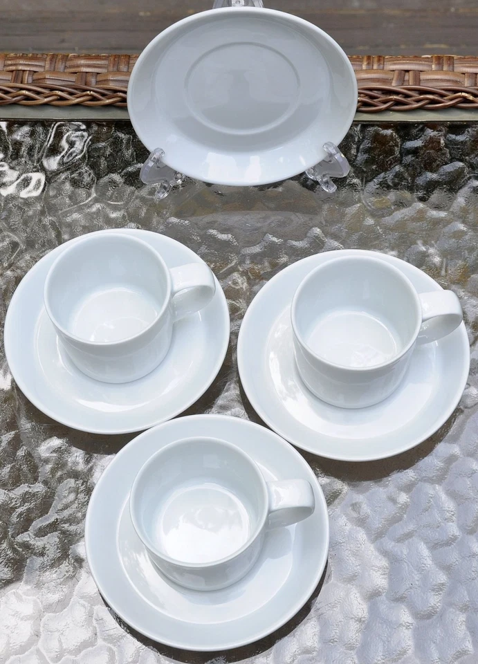 Lot of Crate & Barrel VERGE White Espresso Cups and Saucer Plates 7 pcs. 217-492 - Image 2 of 4