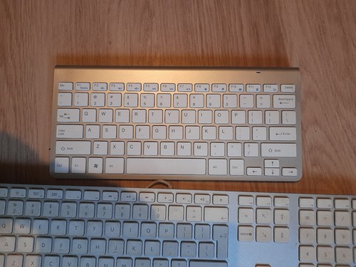 3 x Apple Mac Magic Wireless / Wired Keyboards For Spares Or Repairs - Picture 6 of 10