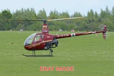 FOTO HUBSCHRAUBER ROBINSON R22 BETA ''''G-ETIN/10'''' C/N 0853. GEBAUT 1988. SYWELL A