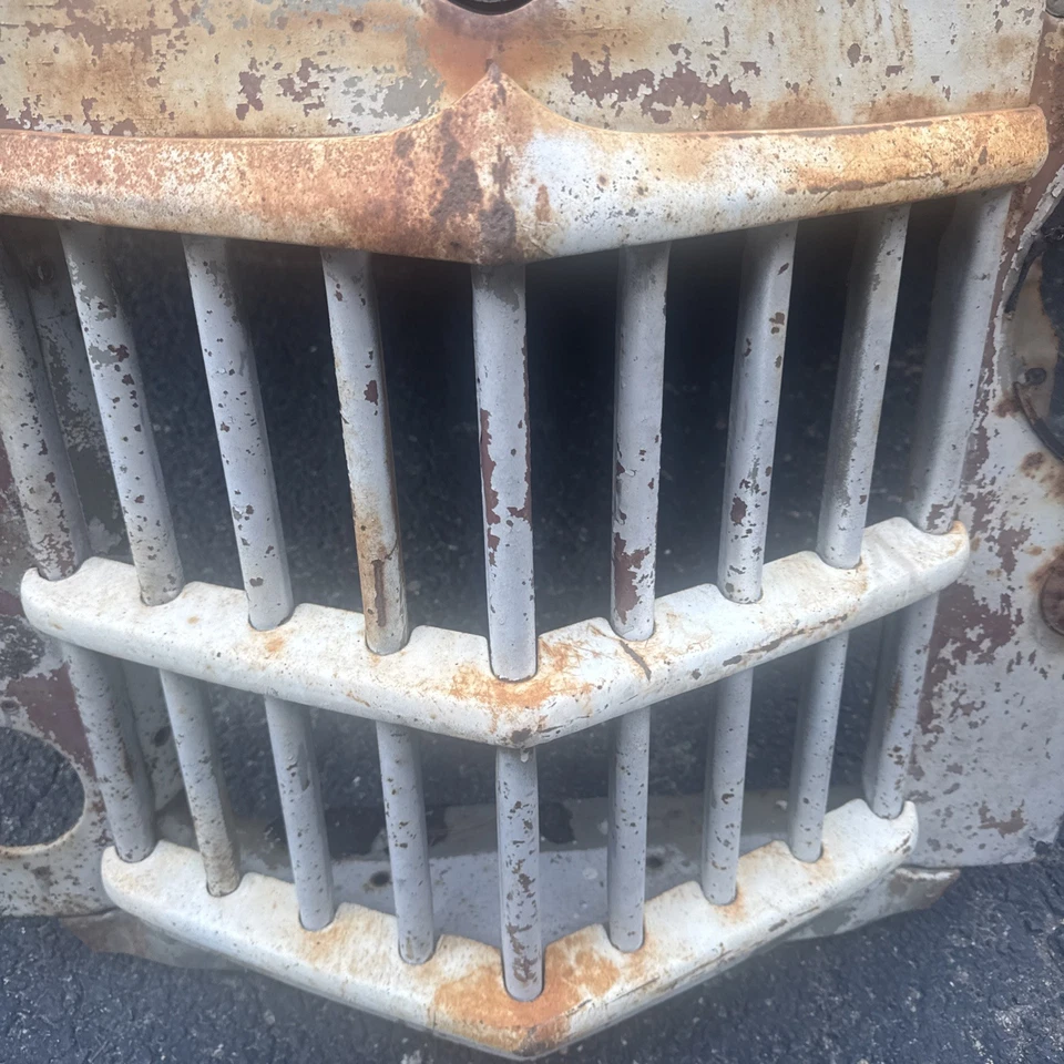 Carcasa de parrilla original Willys Jeep Truck & Wagon Ratrod de los años 50 como se muestra sin envío Foto 3 de 4